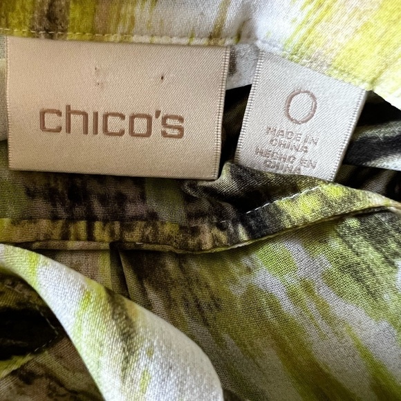 Chico’s short sleeved blouse - Chico’s size 0 / Small - - Picture 7 of 8